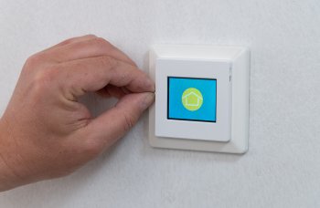 05_CARBON Raumthermostat